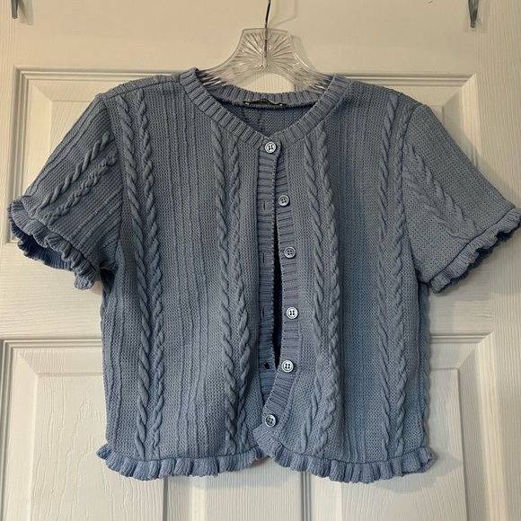 Zara Tops - ZARA Cropped Cable Knit Sweater